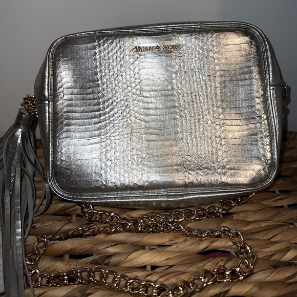 Victoria's Secret Crossbody Bag Silver - Picture 8 of 8